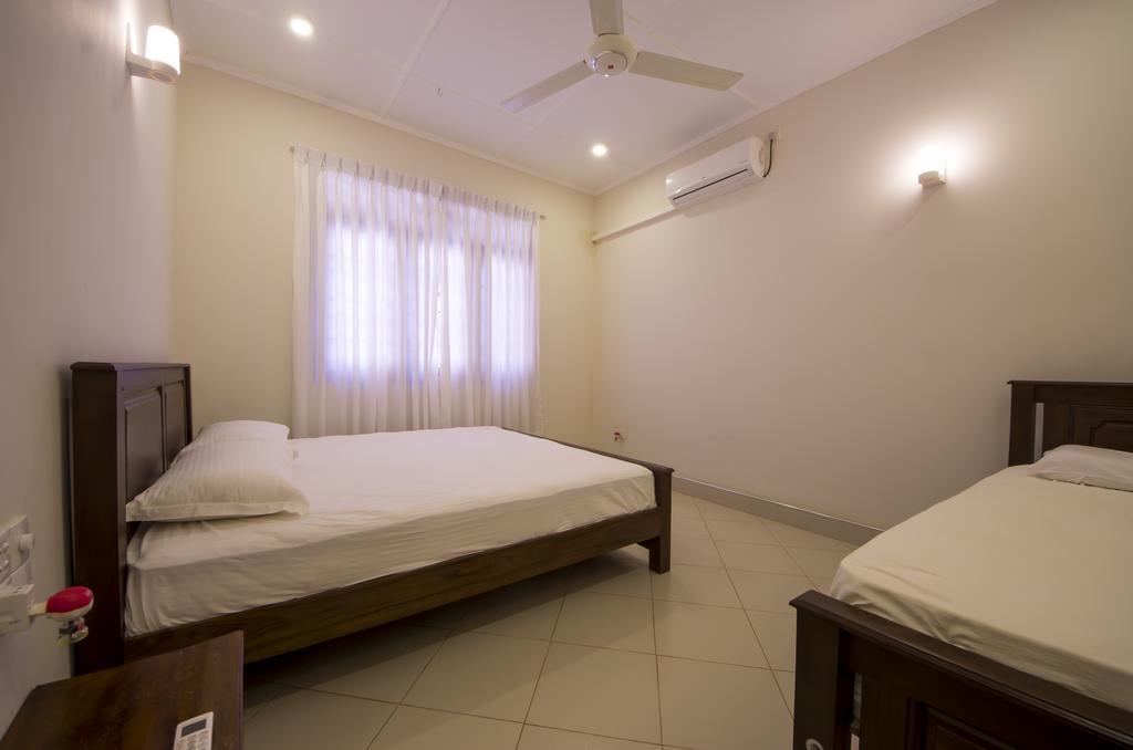 First House Mihintale Hotel Buitenkant foto